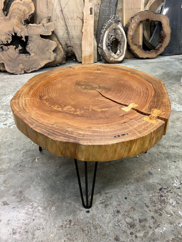 Coffee Table in Cedro con inserto in Cipresso Marezzato